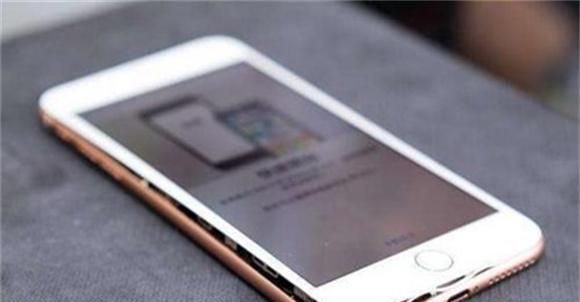 你中招了吗 两款iPhone电池出现鼓包 苹果承认质量问题又改口