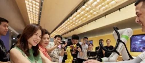 苹果入华30年 “深耕中国市场”不仅是空谈而已