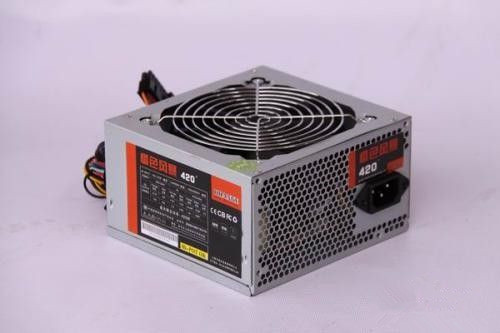 电脑开机主机风扇在转，显示器却显示无信号是怎么回事？