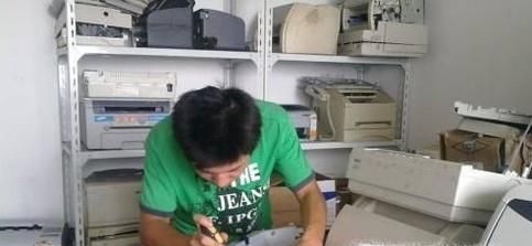 打印机复印出来的都有一条一条黑黑的线怎么办