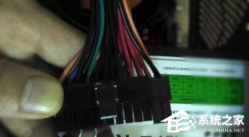 电脑开机黑屏如何解决?