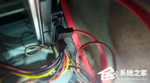 电脑开机黑屏如何解决?