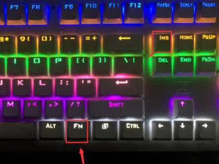 雷蛇键盘如何切换灯光