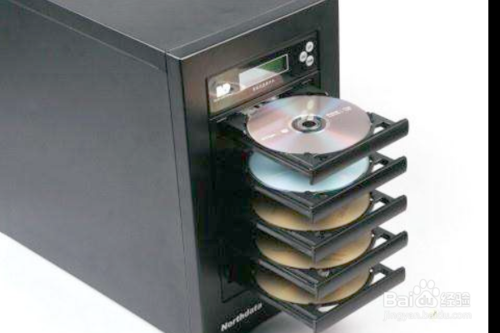 电脑如何放光盘？