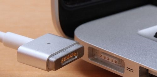 苹果笔记本电池0%充不进电解决方法