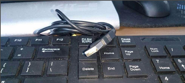 键盘灯不亮解决方式