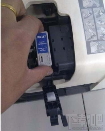 佳能mp198打印机在哪更换墨盒?