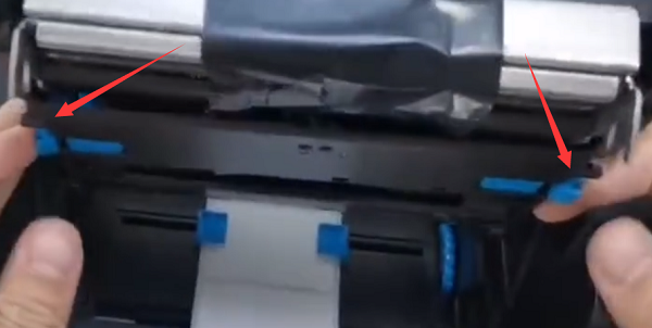 得实打印机怎么换色带