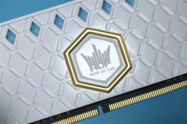 名人堂HOF OC Lab皑钻DDR4-4400评测跑分参数介绍