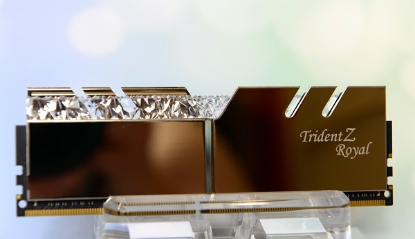 芝奇 皇家戟DDR4-3200评测跑分参数介绍