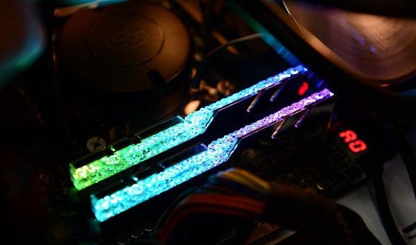 芝奇 皇家戟DDR4-3200评测跑分参数介绍