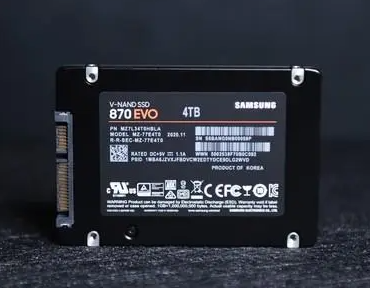 三星870EVO和金士顿A400对比