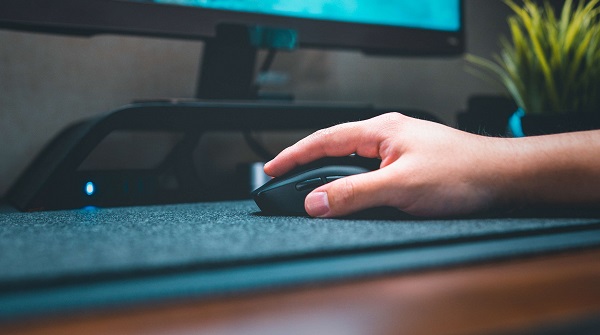 打游戏罗技鼠标哪个型号好用