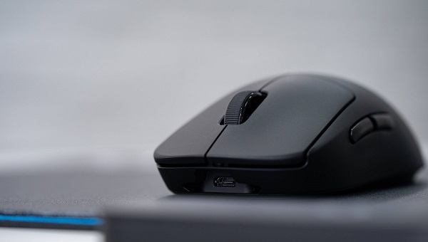 打游戏罗技鼠标哪个型号好用