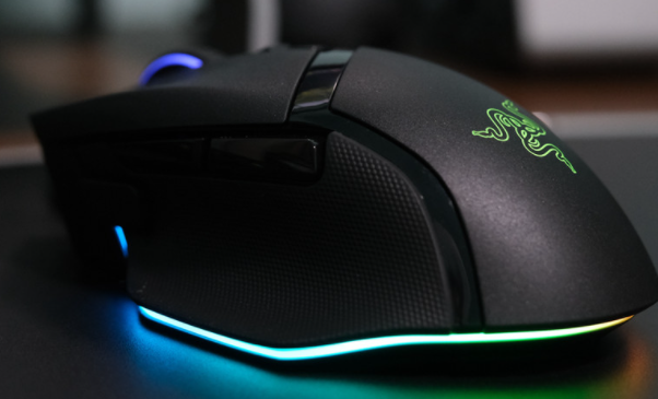 雷蛇鼠标驱动是雷云3吗