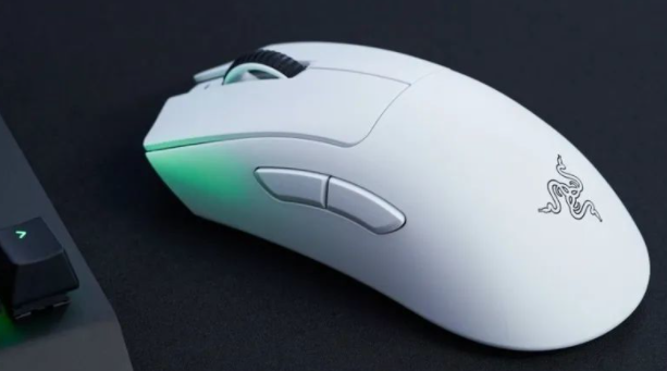 雷蛇鼠标驱动是雷云3吗