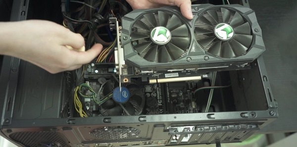 显卡金手指怎么擦