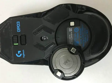 鼠标配重块一般按在哪个位置