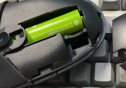 罗技g304怎么充电