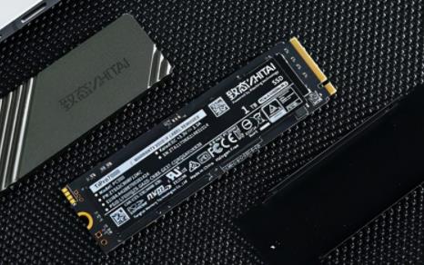 致态tiplus7100有缓存吗
