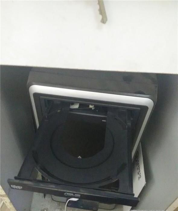 怎么把光盘放入电脑中播放