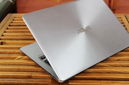 轻薄笔记本漏电正常吗