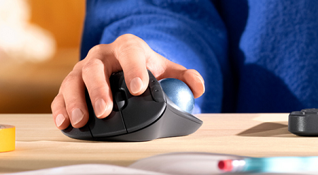 轨迹球鼠标和普通鼠标