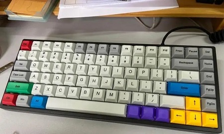 薄膜键盘适合打游戏吗