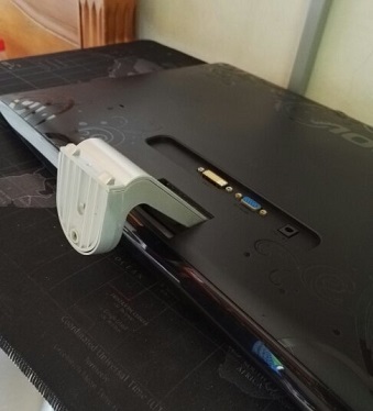 aoc显示器怎么拆底座