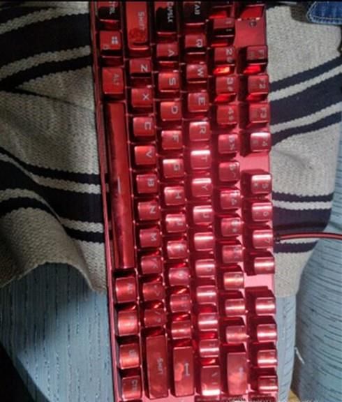 雷神键盘灯怎么开