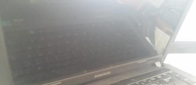 合上盖子后电脑立马黑屏，键盘开机键无法唤醒