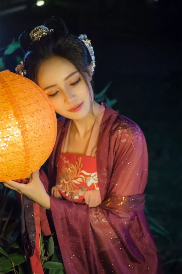 如何使用PS给古风照片调色?