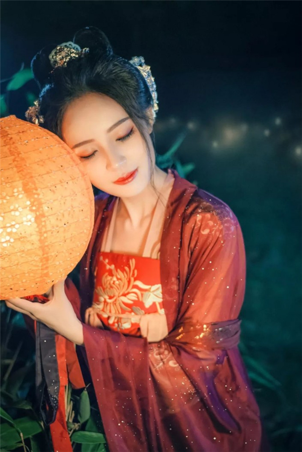 如何使用PS给古风照片调色?