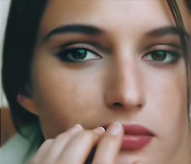 Photoshop怎么消除人物脸上雀斑_Ps消除人物脸雀斑步骤全览