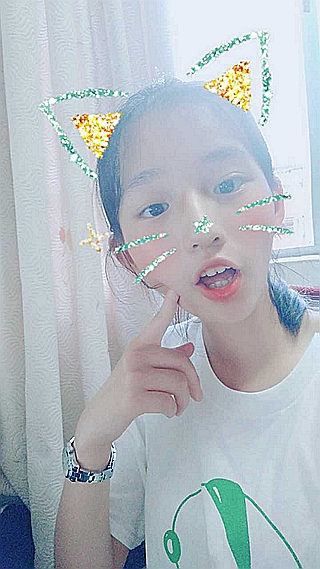 无他相机贴纸如何用 无他相机贴纸在哪