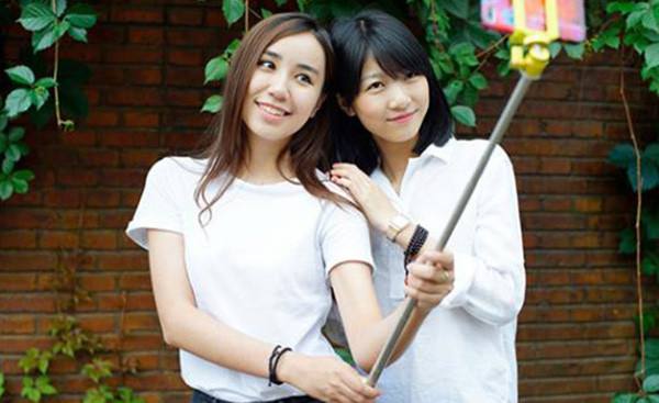 b612咔叽怎么用自拍杆_b612咔叽用自拍杆教程